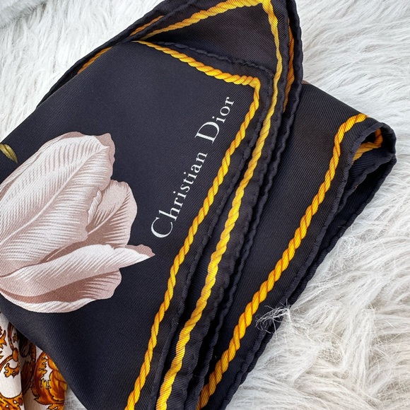 🎈🎈SOLD🎈🎈Christian Dior Scarf - Picture 3 of 7